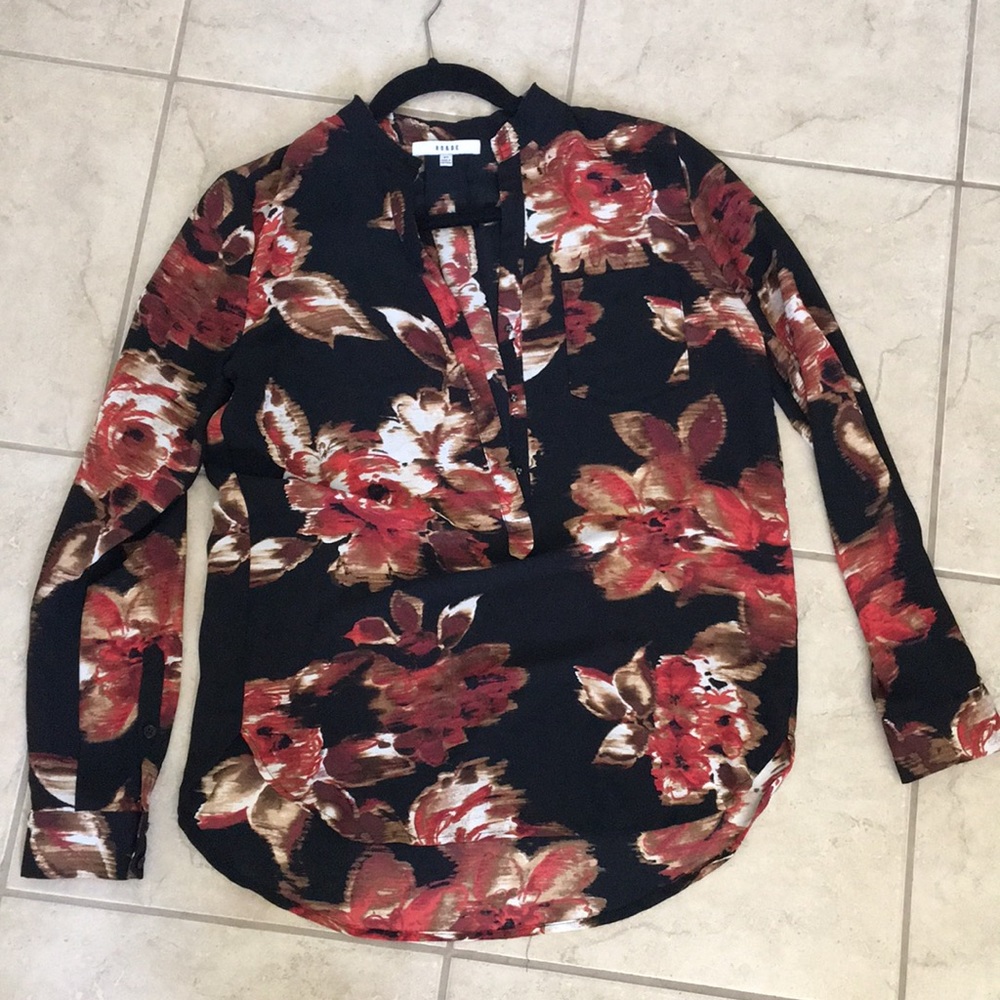 3/$20 Flattering floral 1/2 button blouse
